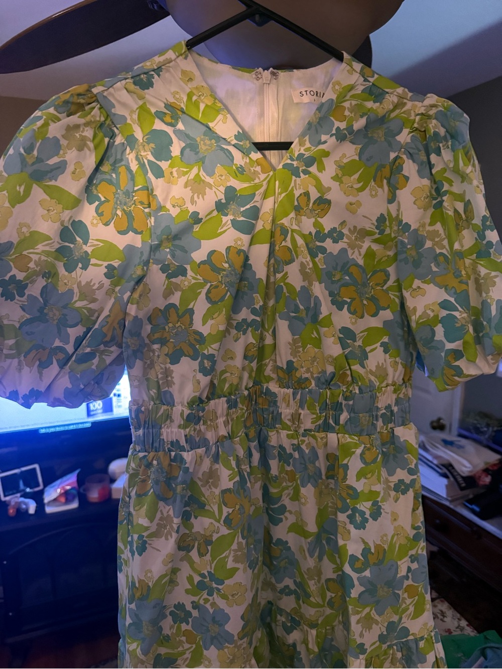 Storia size small Floral V-Neck Puff Sleeve Midi Dress in Blue & Green - Picture 4 of 4